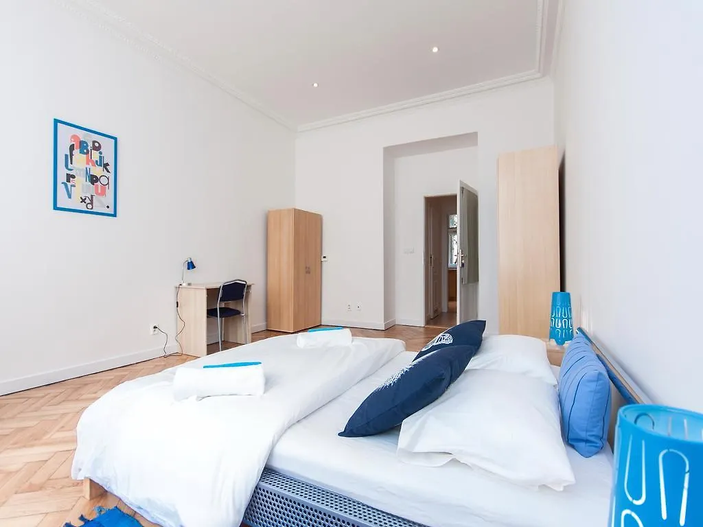 Chill Hill Apartments Praga