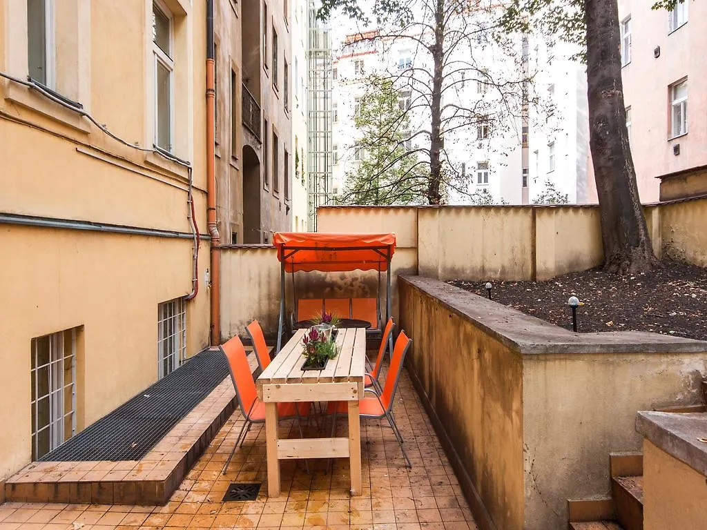Chill Hill Apartments Praga