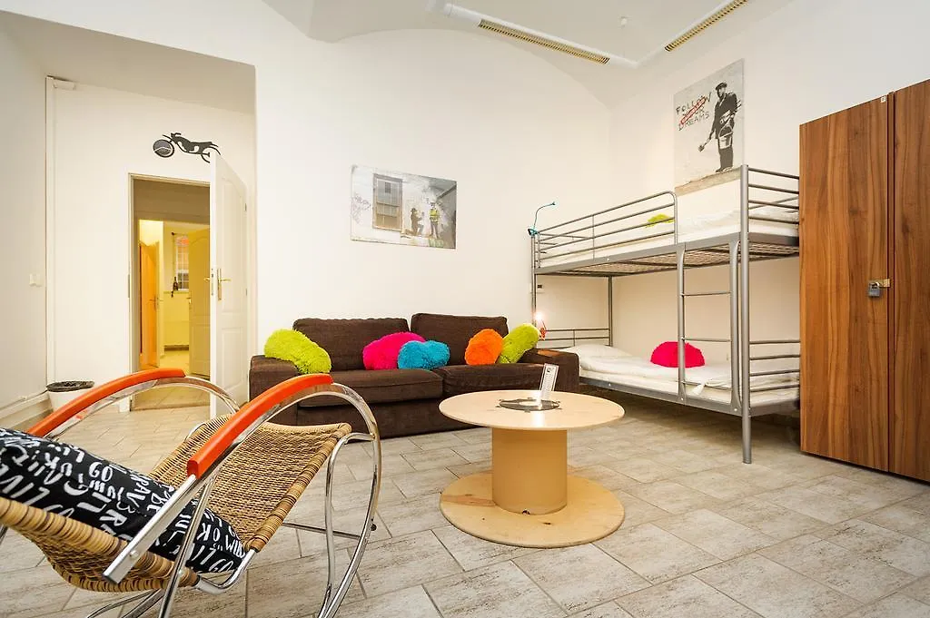 Chill Hill Apartments Praga