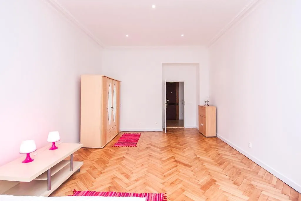 Chill Hill Apartments Praga 0*,