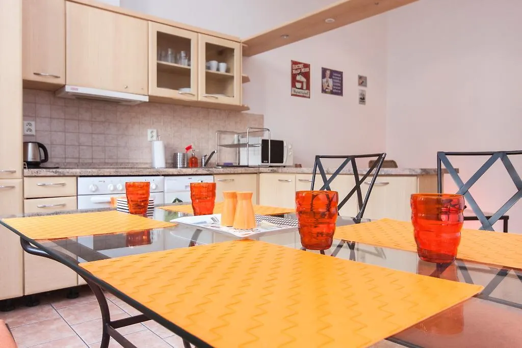 Chill Hill Apartments Praga