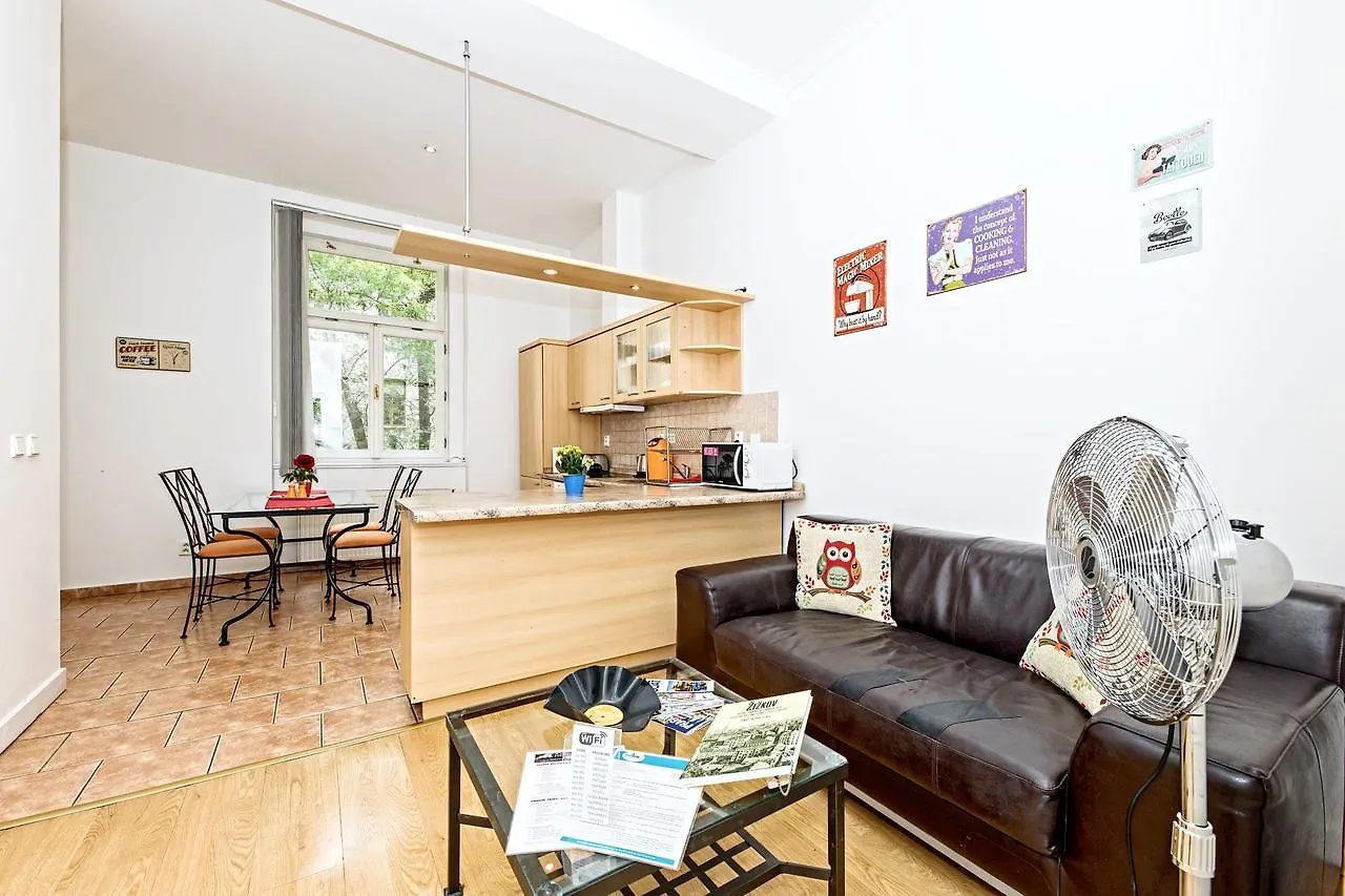Chill Hill Apartments Praga